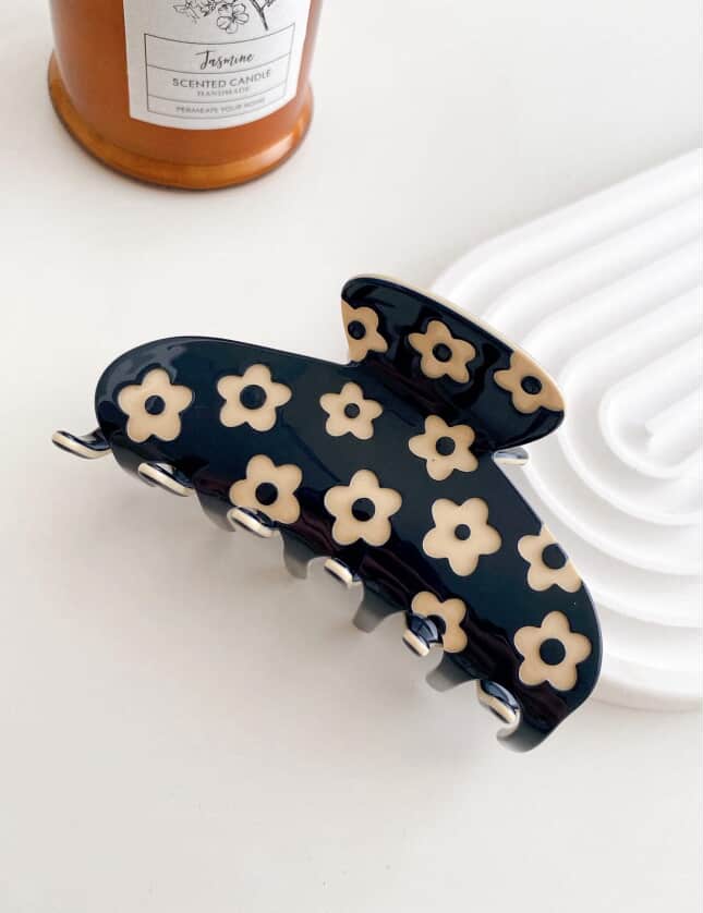 Fashionable & Elegant Floral Cutout Hair Claw