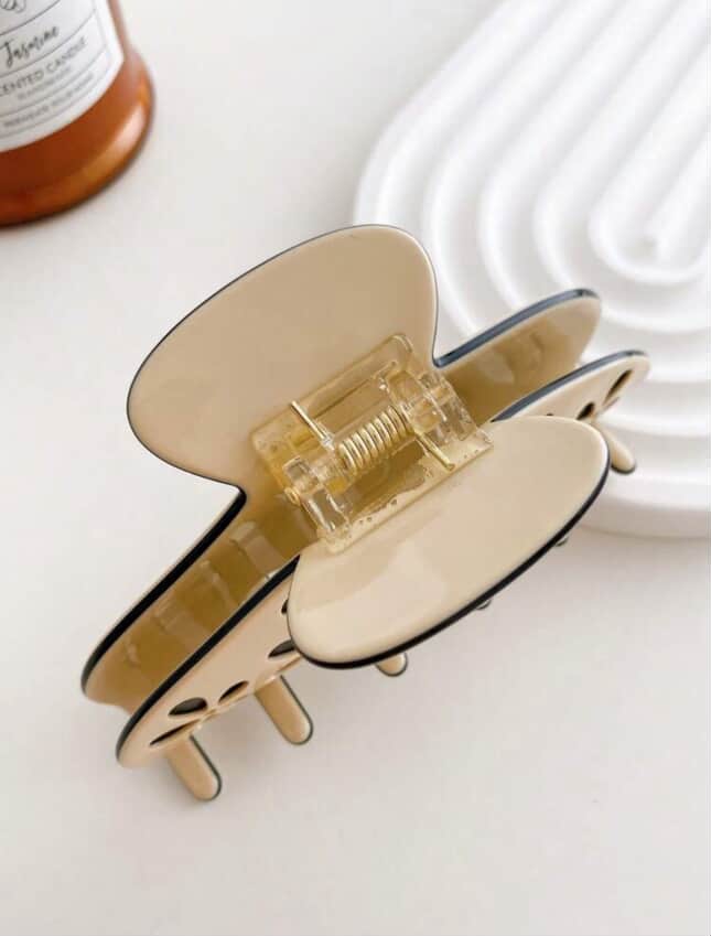 Fashionable & Elegant Floral Cutout Hair Claw